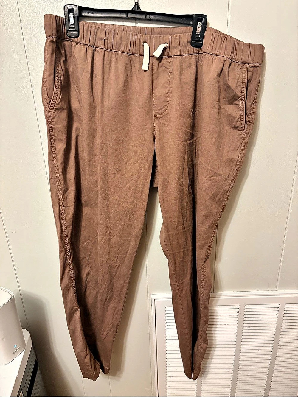 Pact Jogger Pants in Brown XXL